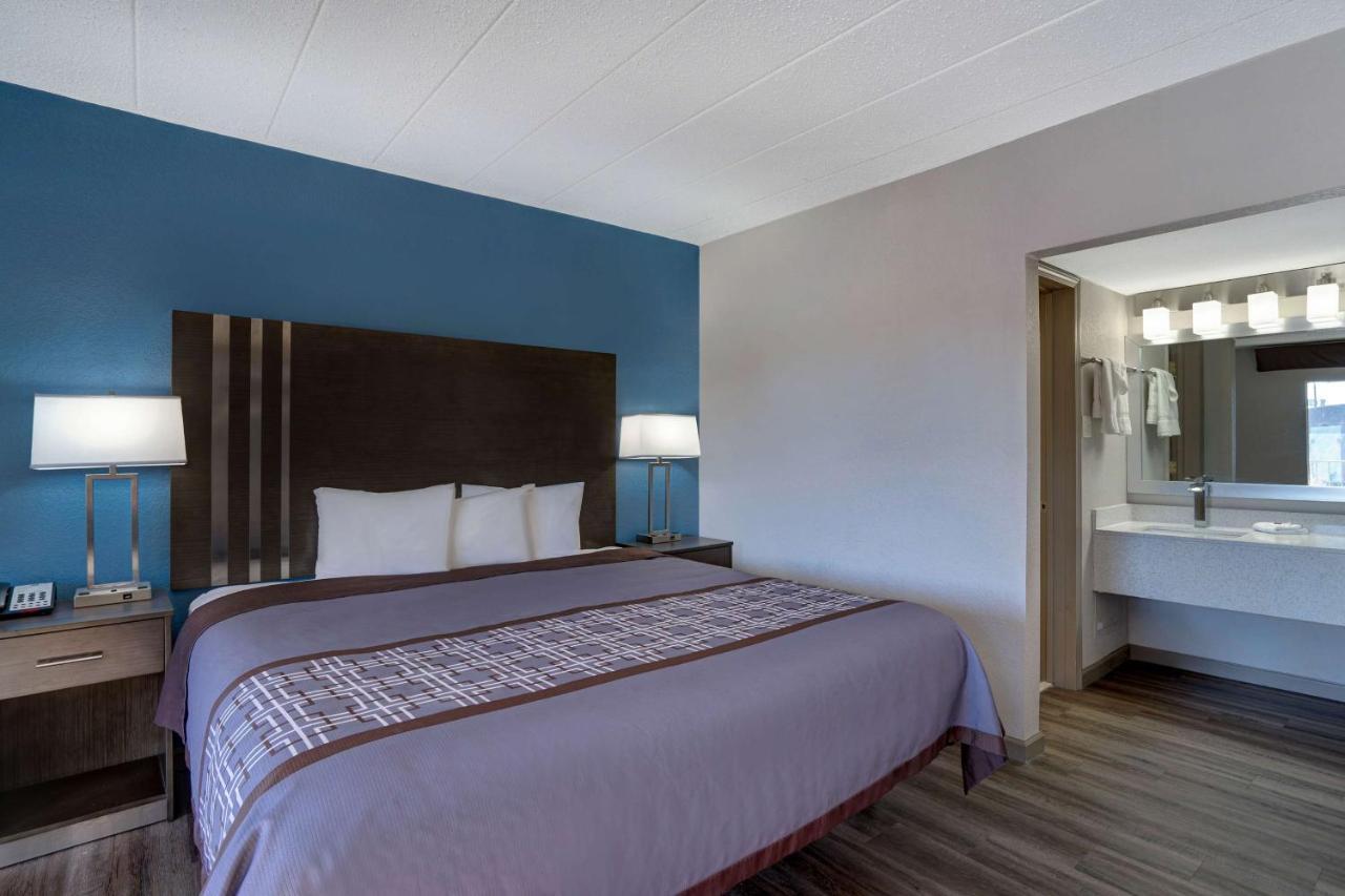 Motel 6 Burlington Exteriör bild