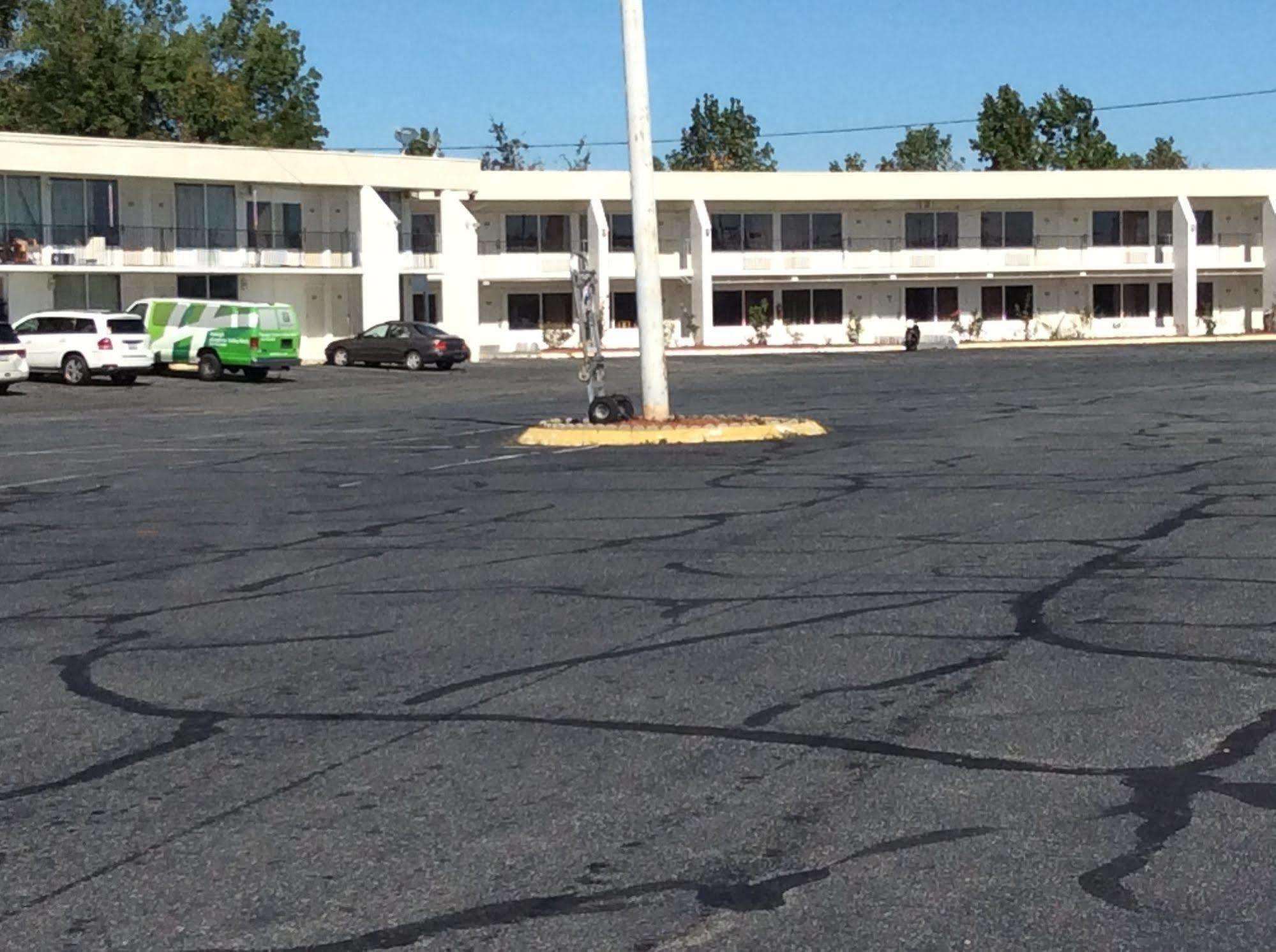Motel 6 Burlington Exteriör bild